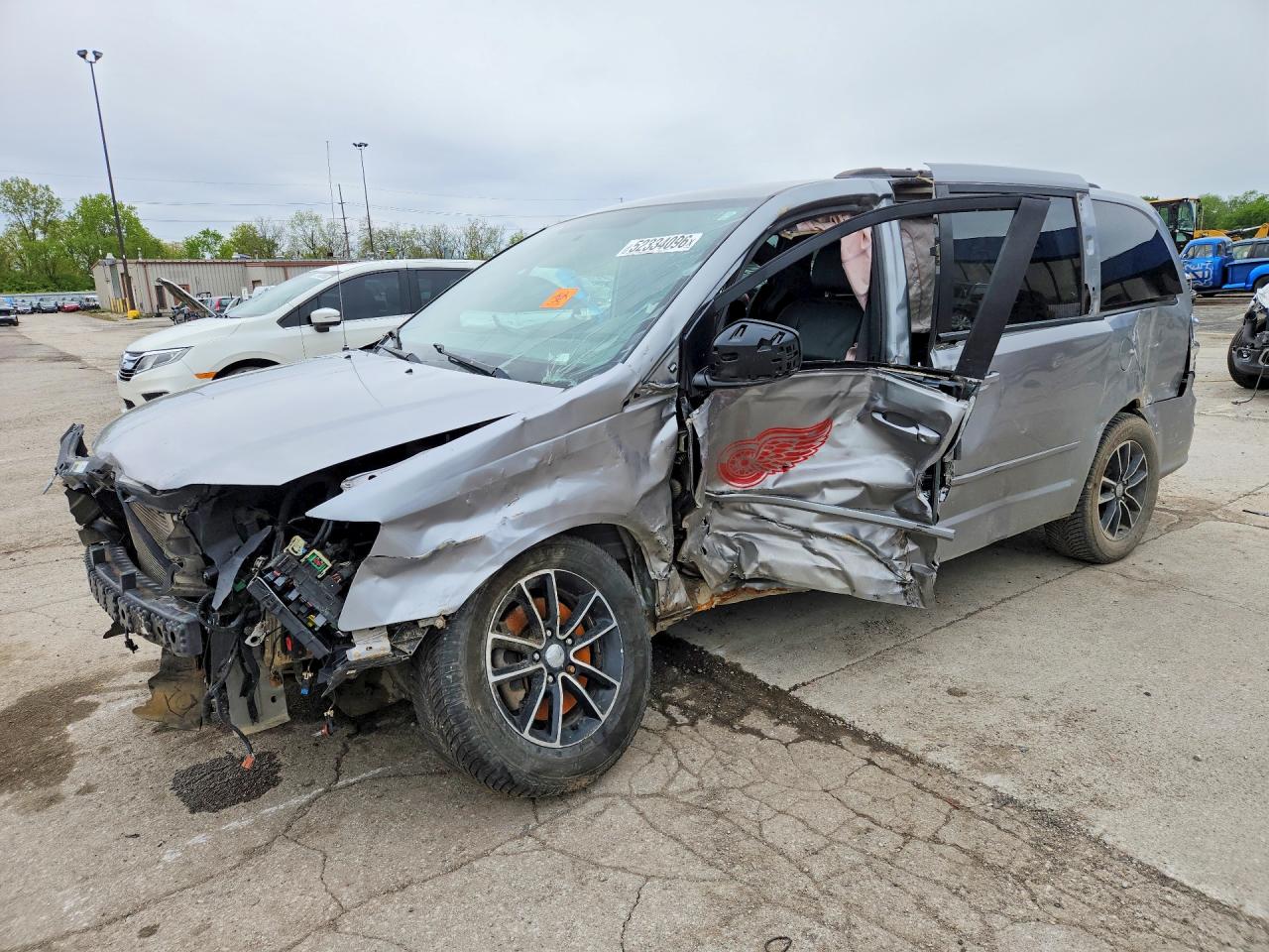 Salvage Dodge Caravan Image