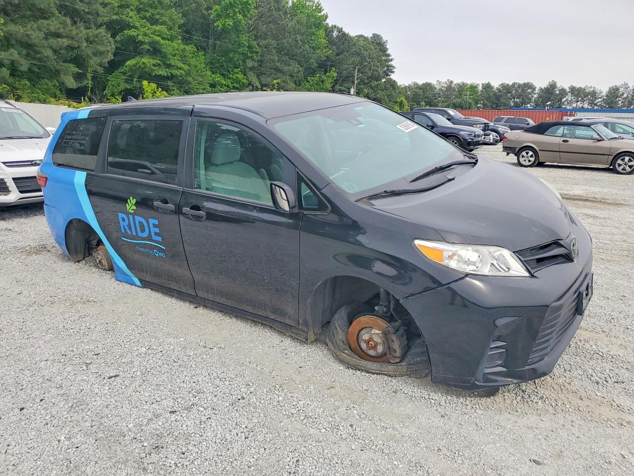 Toyota Sienna L