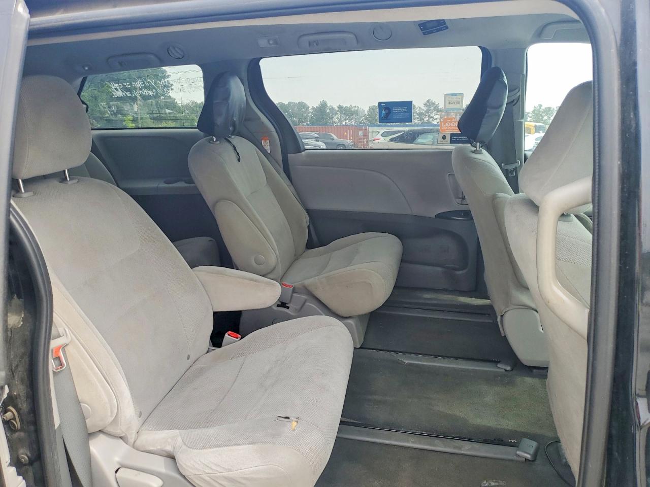 Toyota Sienna L