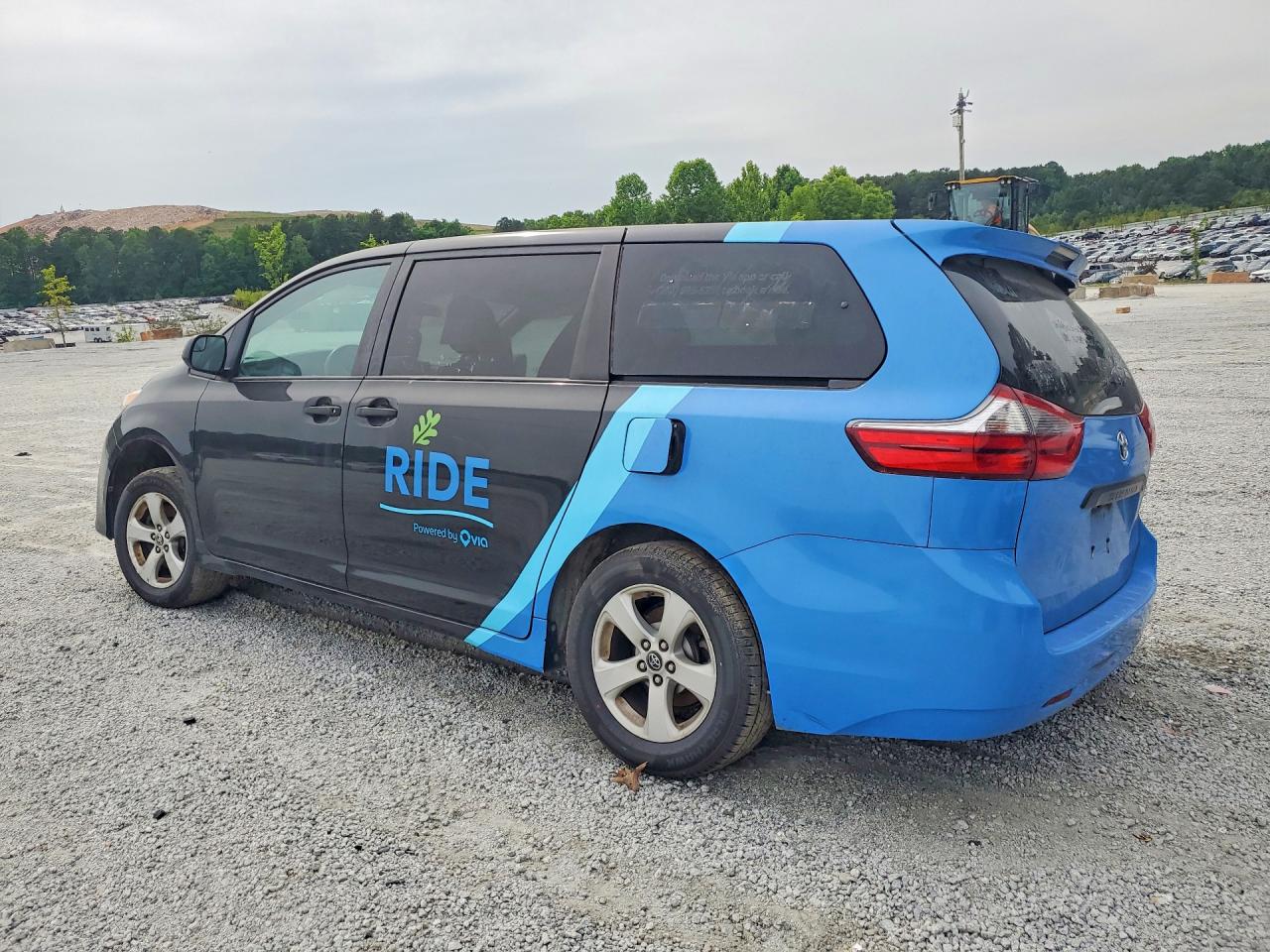 Toyota Sienna L