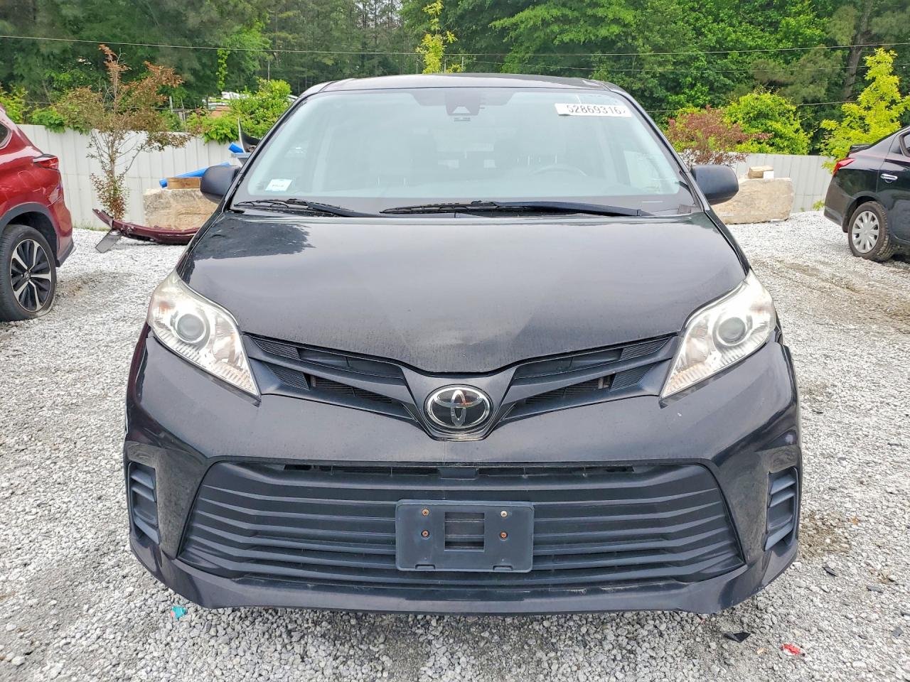 Toyota Sienna L