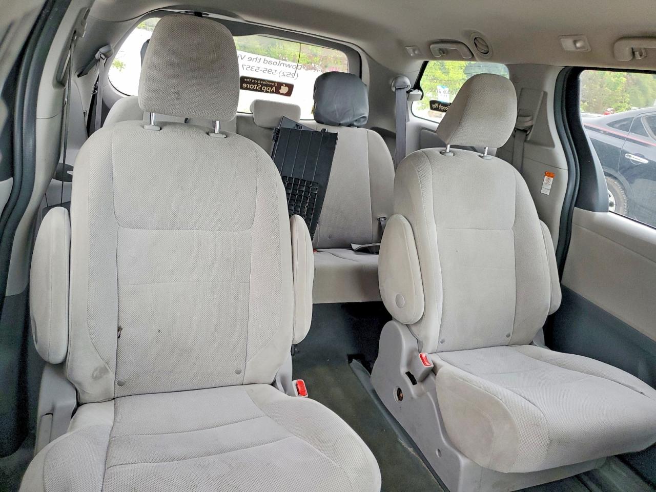 Toyota Sienna L
