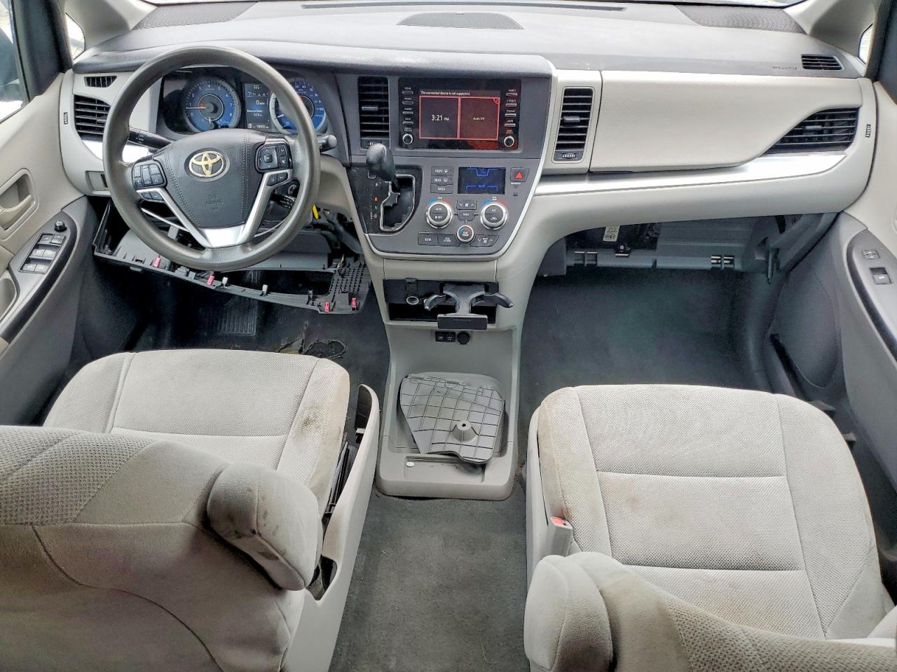 Toyota Sienna L