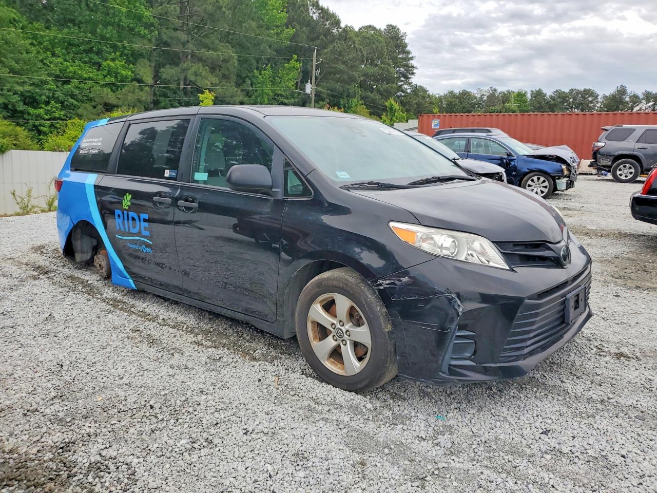 Toyota Sienna L
