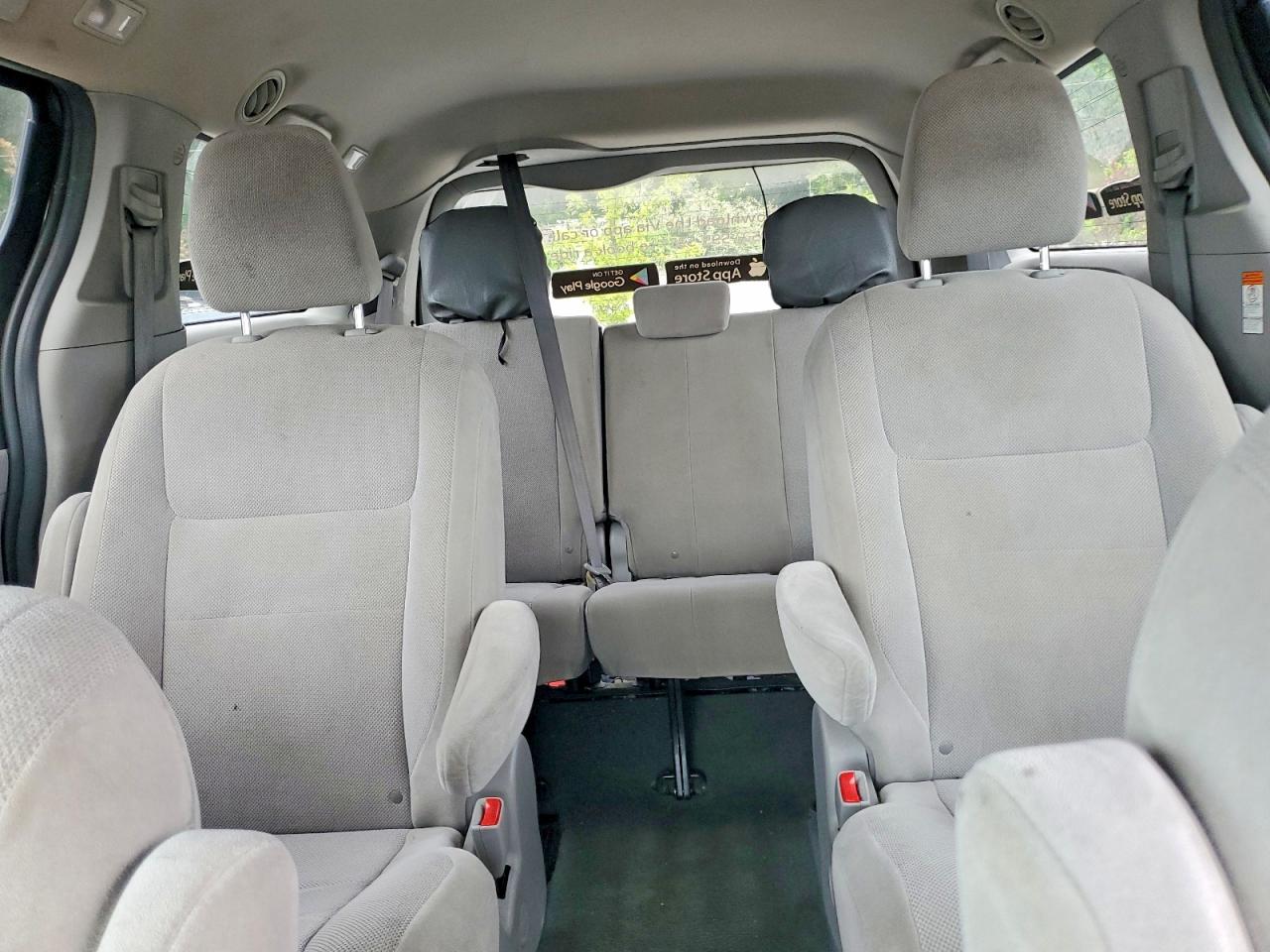 Toyota Sienna L