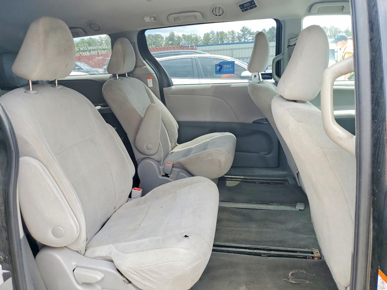 Toyota Sienna L