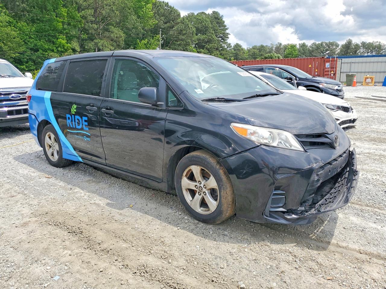 Toyota Sienna L