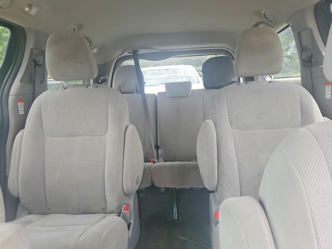 Toyota Sienna L
