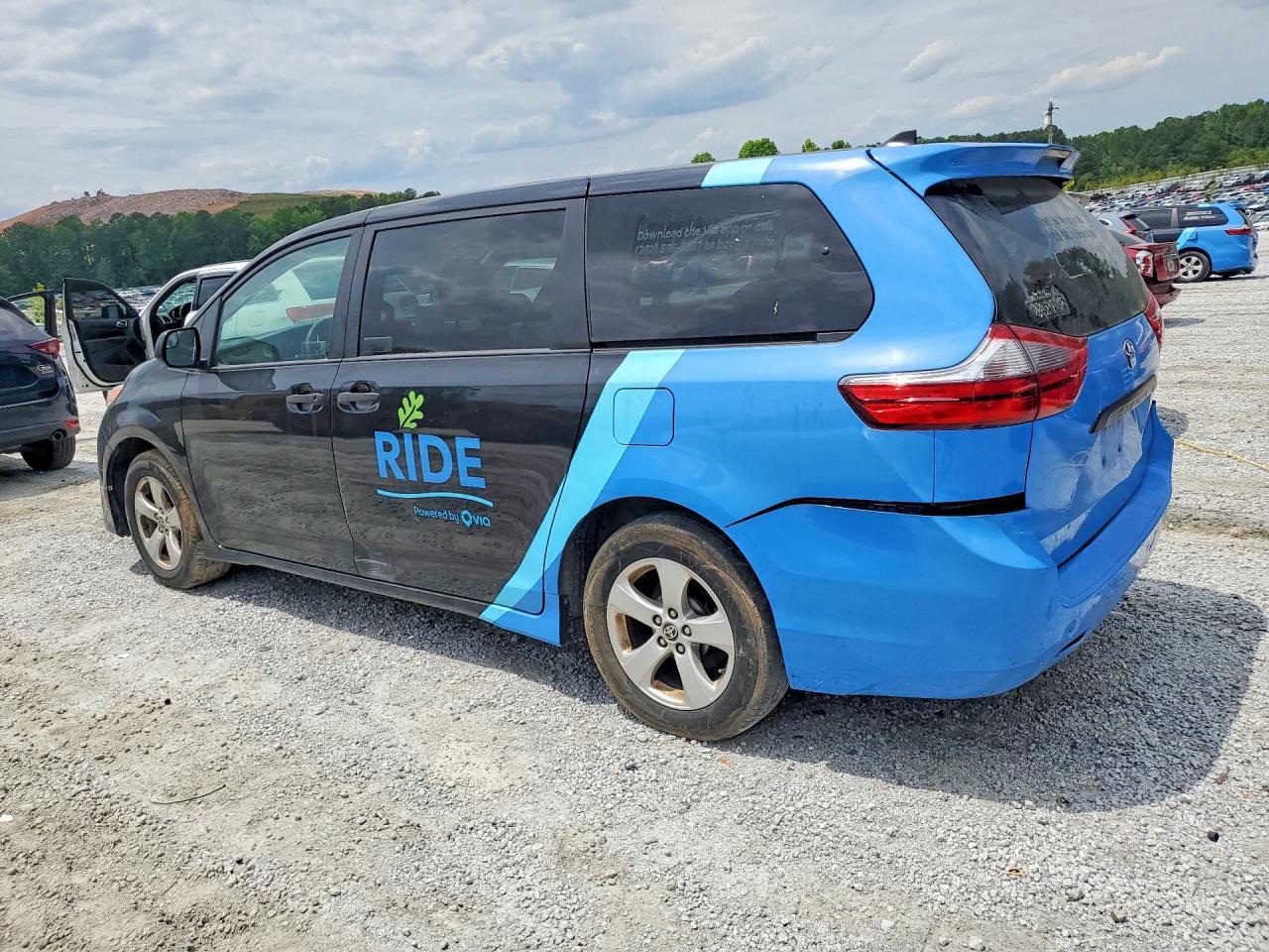 Toyota Sienna L