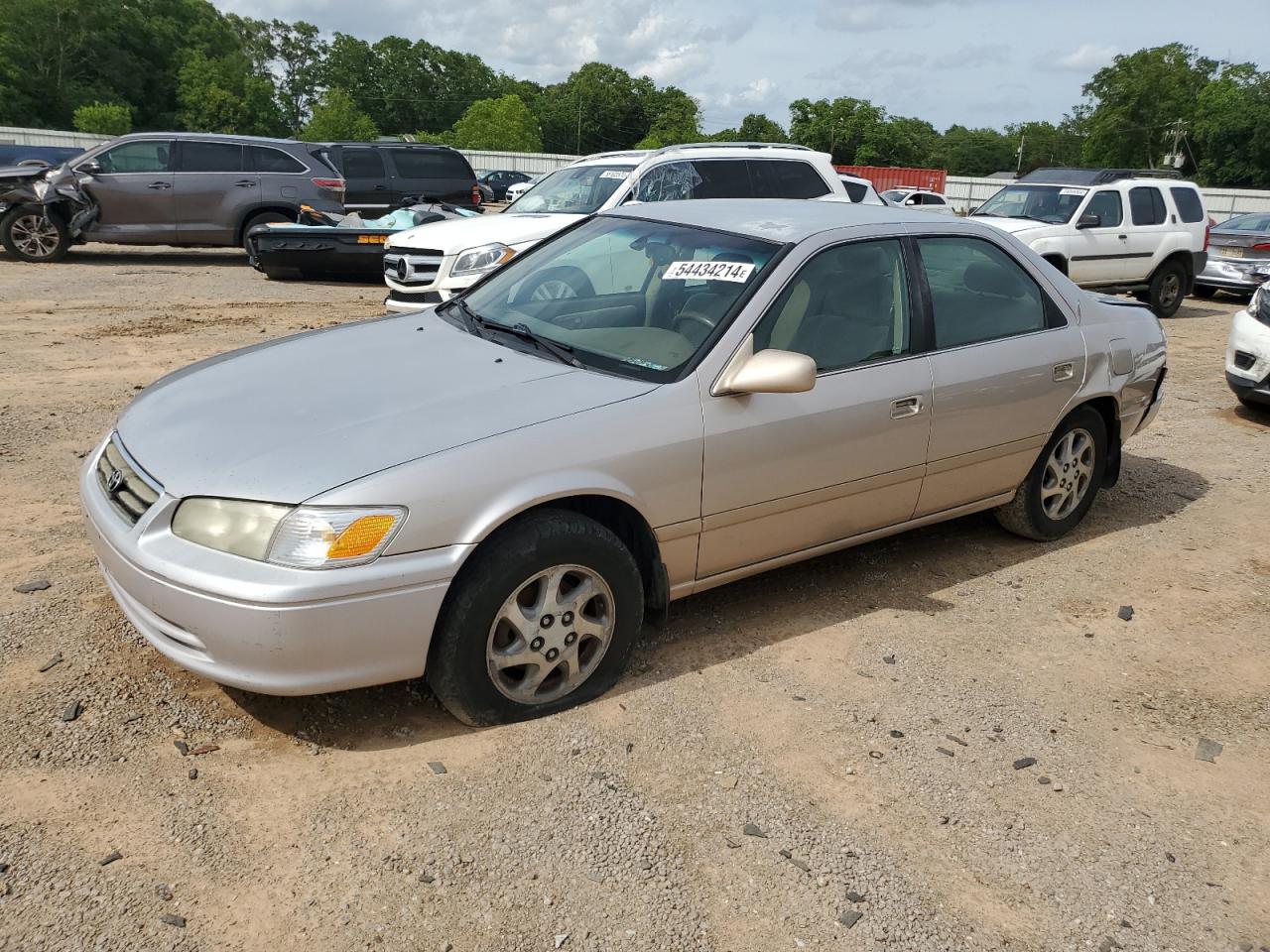 Salvage Toyota Camry Image