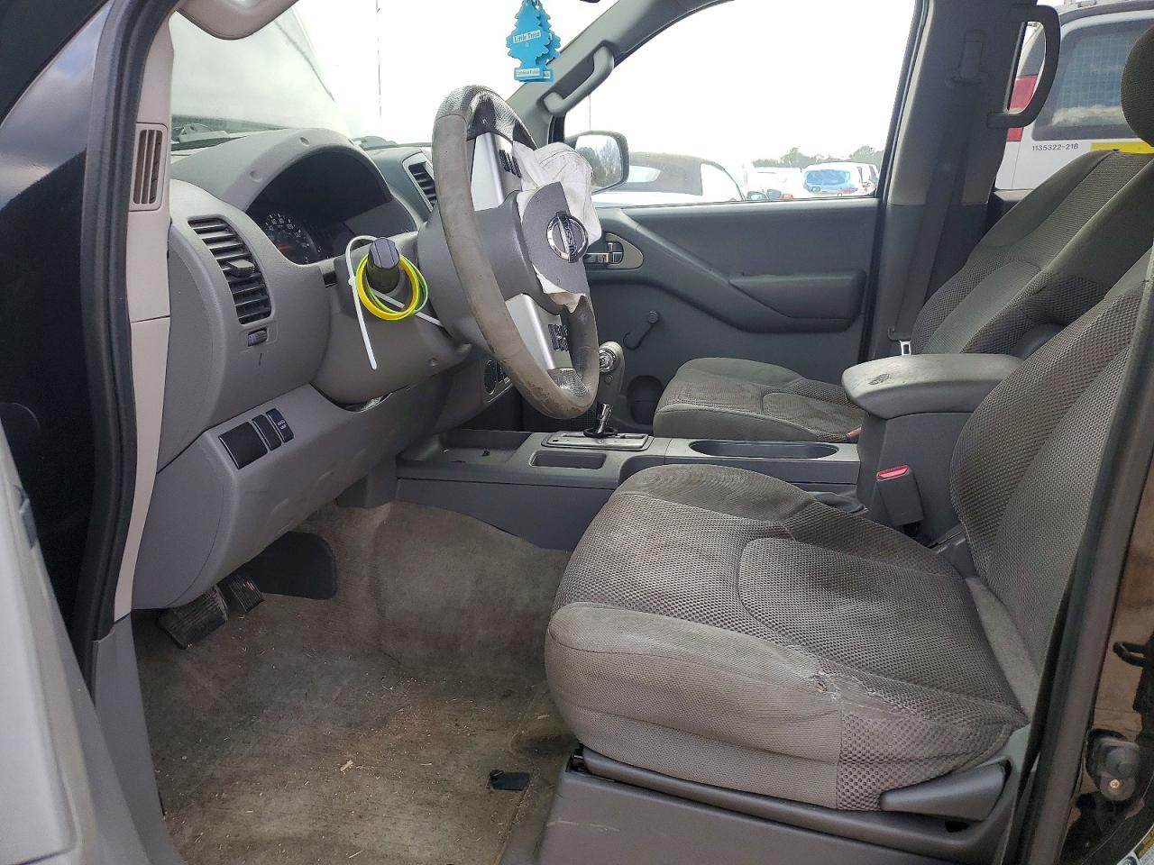 Nissan Frontier S