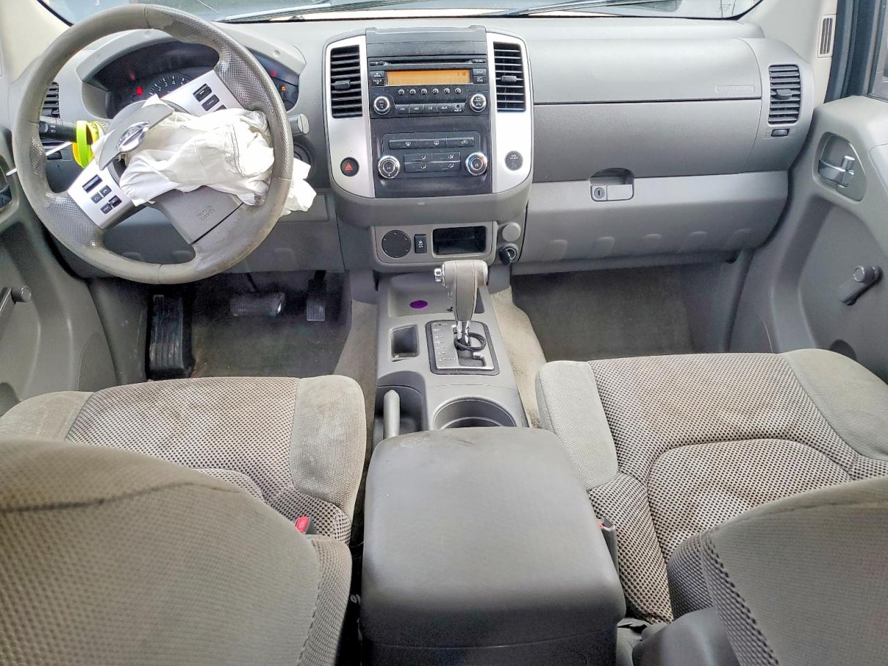 Nissan Frontier S