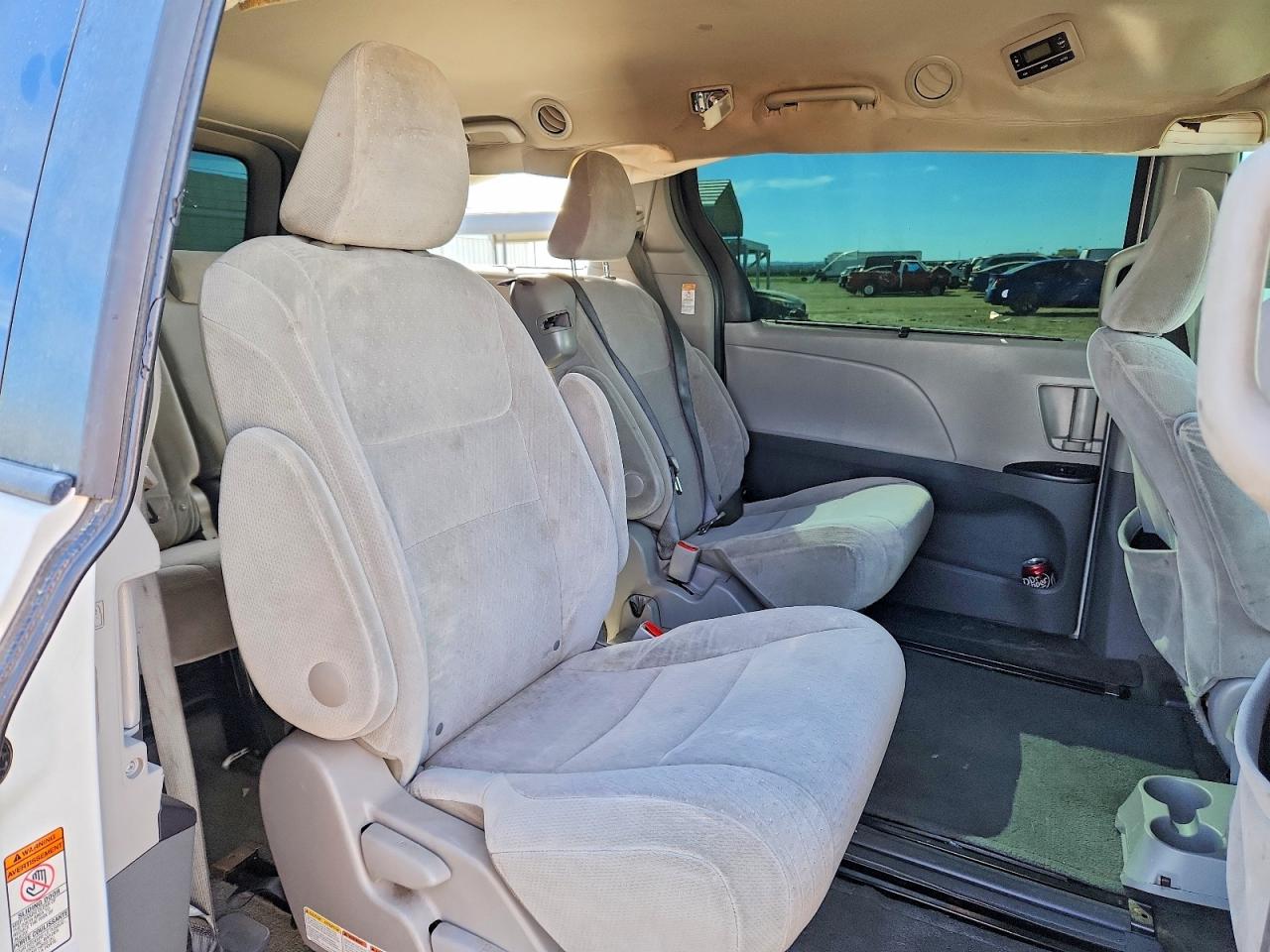 Toyota Sienna Le