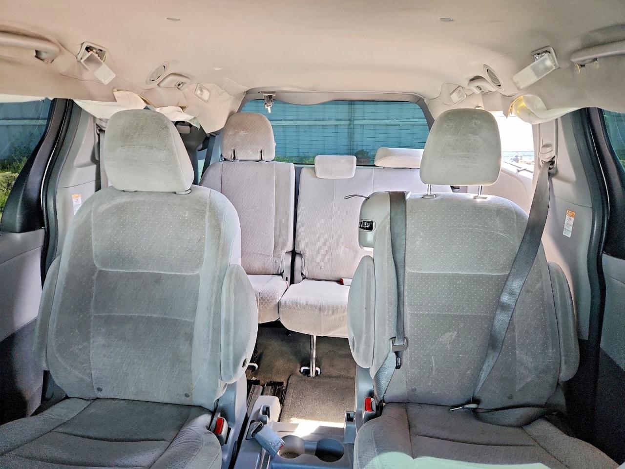 Toyota Sienna Le