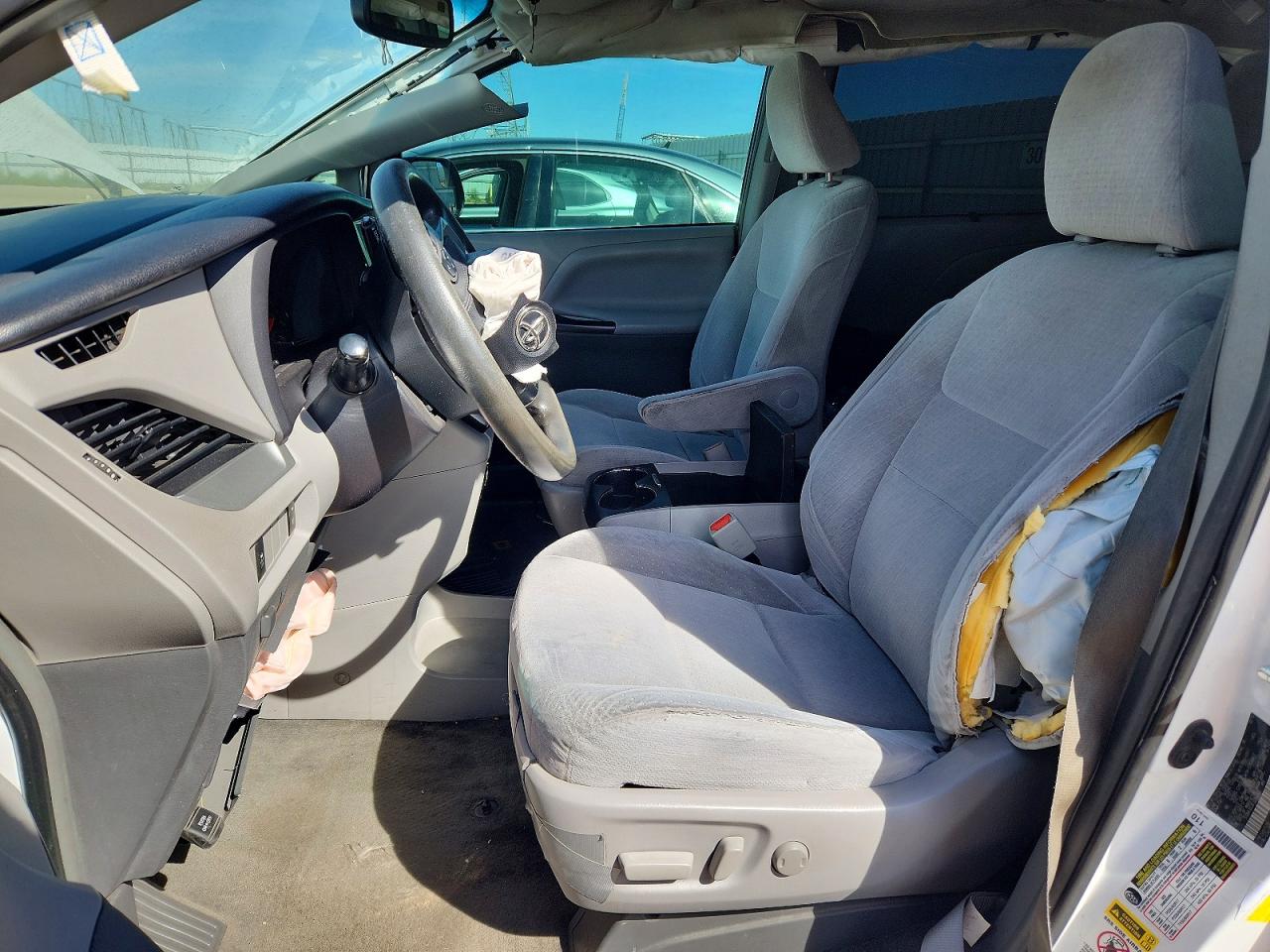 Toyota Sienna Le
