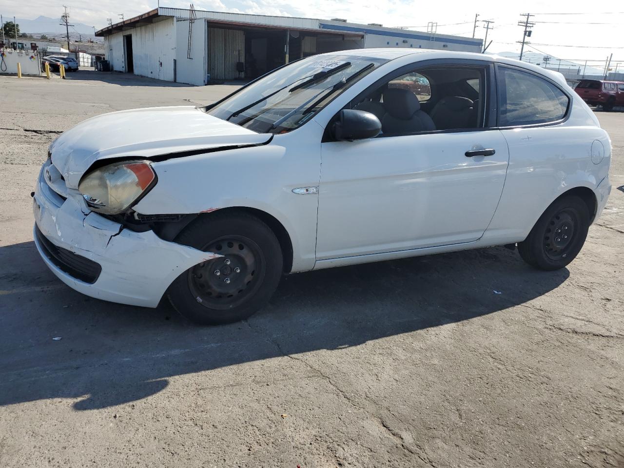 Salvage Hyundai ACCENT Image