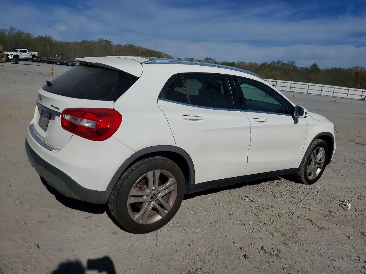 Mercedes-Benz GLA 250 4matic