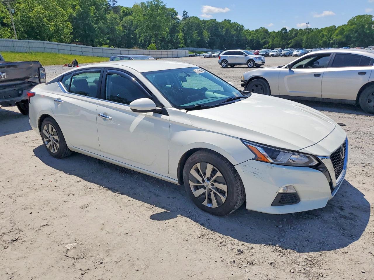 Nissan Altima S