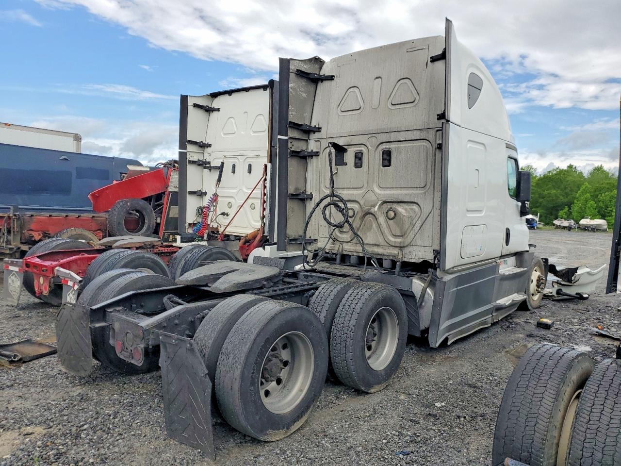 Freightliner Cascadia 125