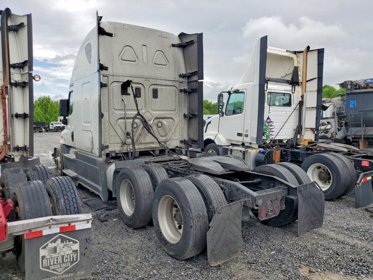 Freightliner Cascadia 125
