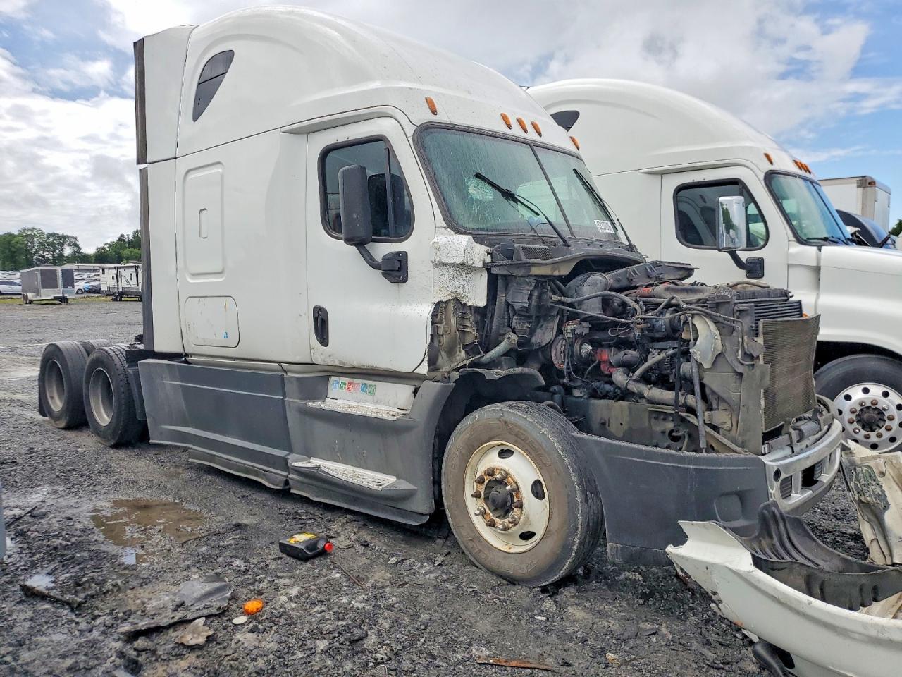 Salvage Freightliner Cascadia 125 Image
