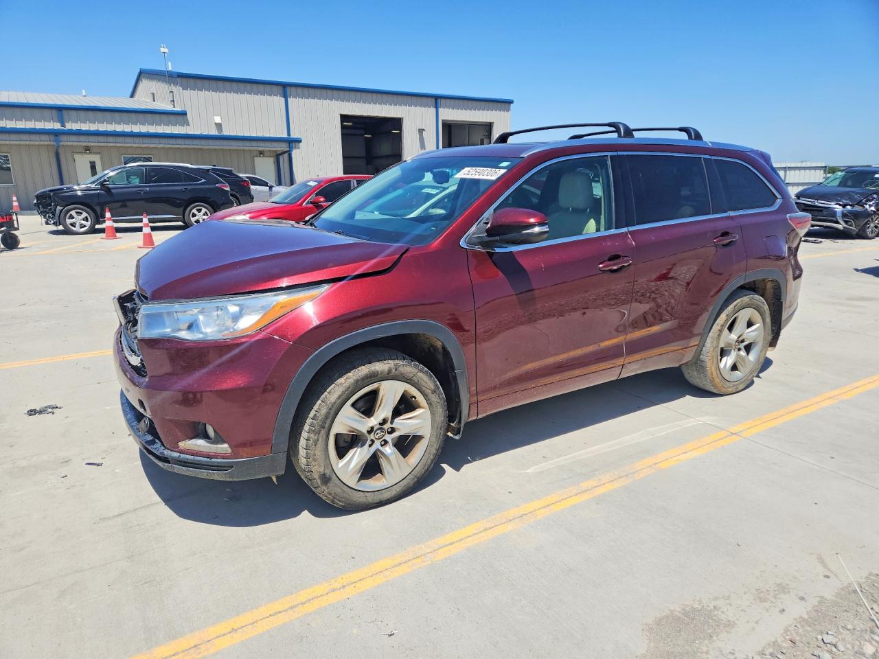 Salvage Toyota Highlander Image