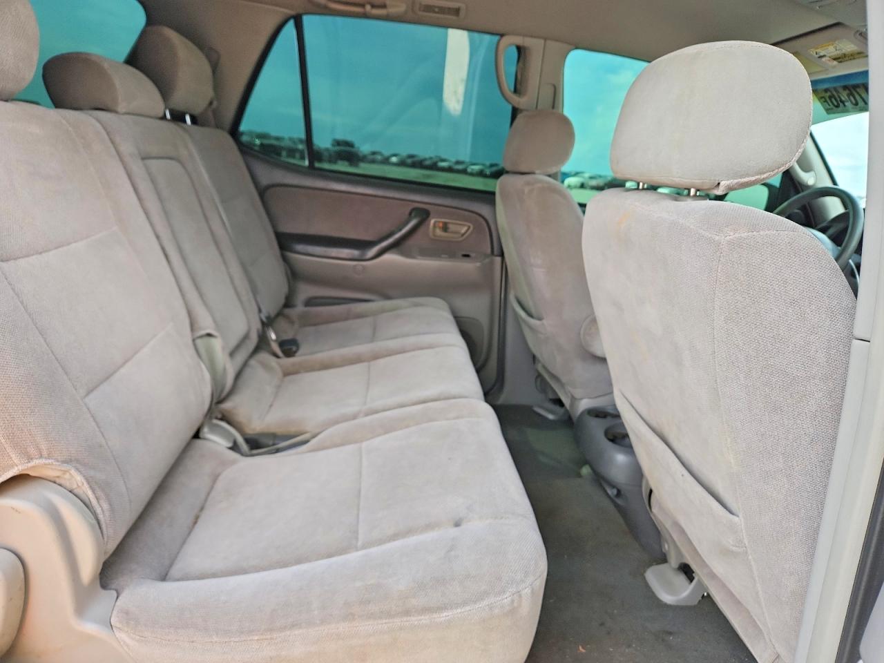 Toyota Sequoia Sr5