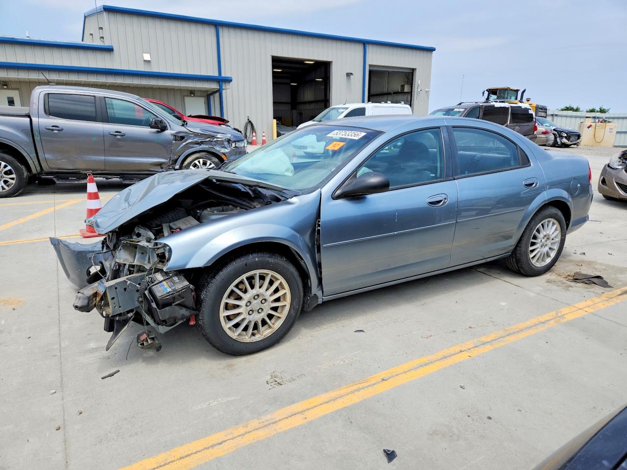 Salvage Chrysler Sebring Image