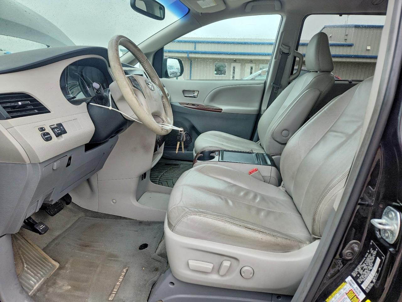Toyota Sienna Xle 8-passenger