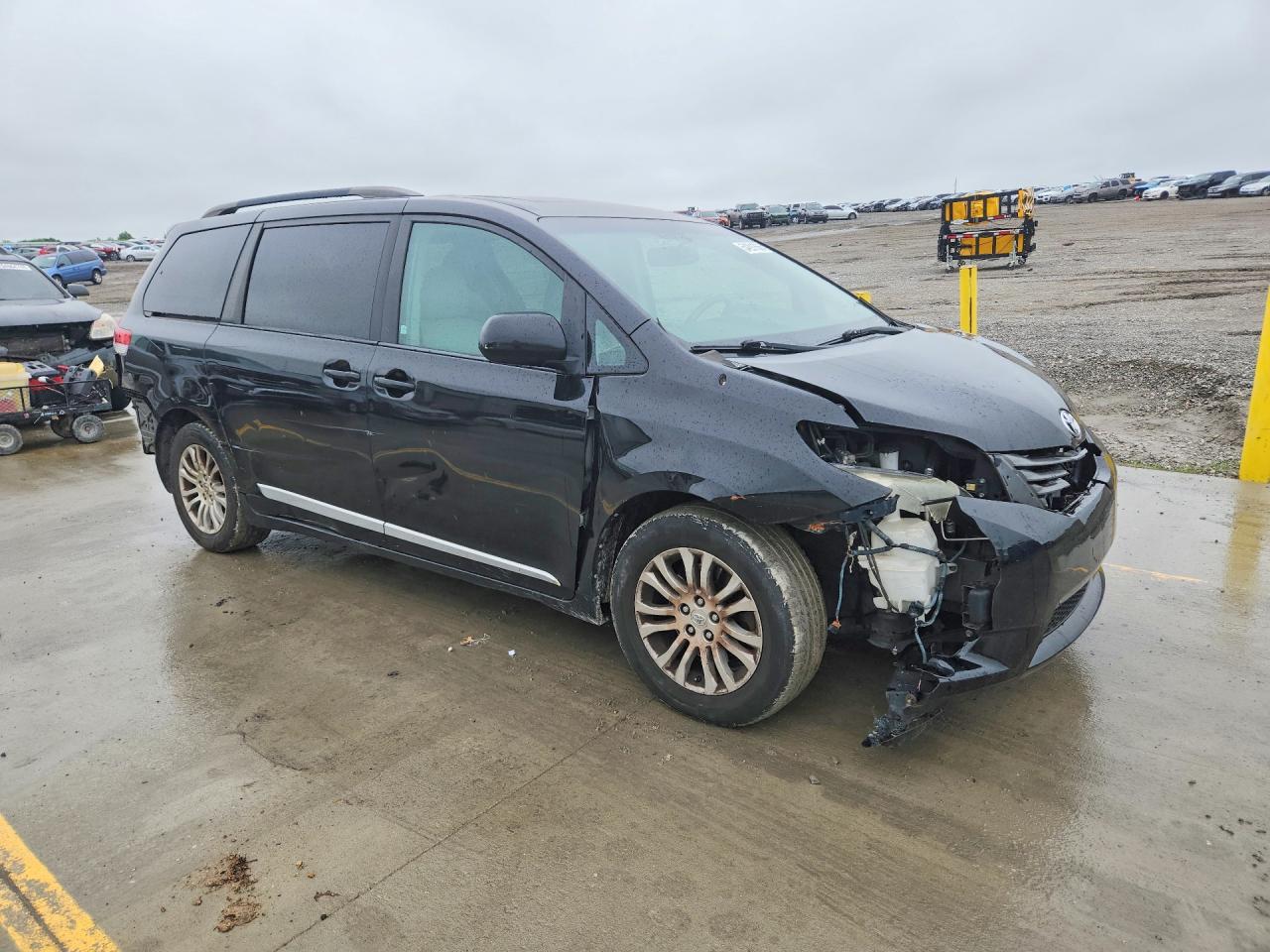 Toyota Sienna Xle 8-passenger