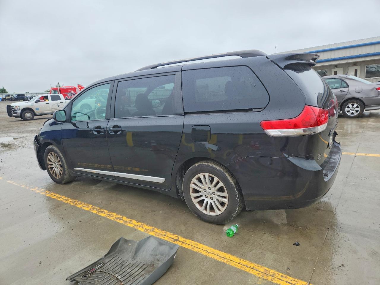 Toyota Sienna Xle 8-passenger