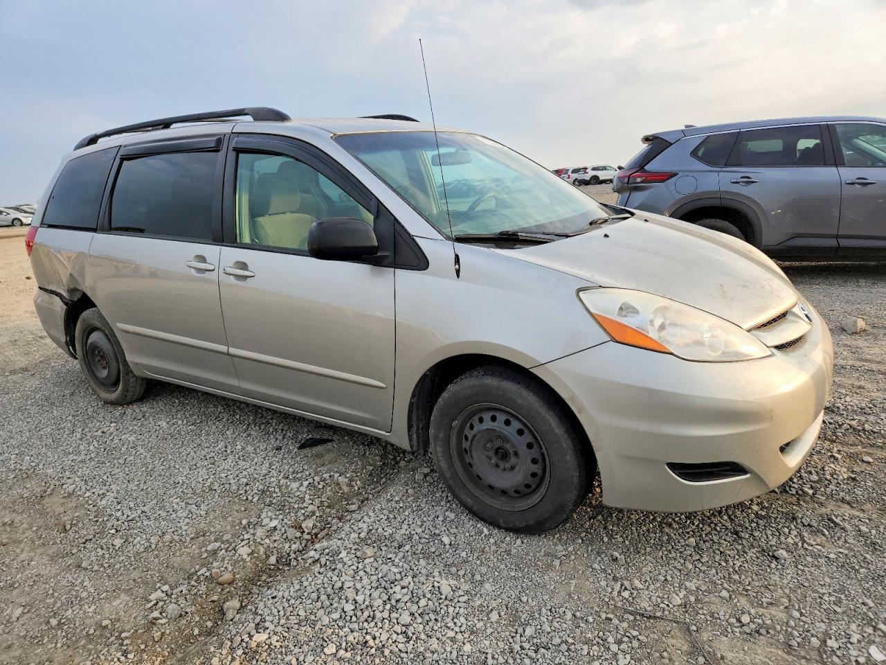 Toyota Sienna Ce