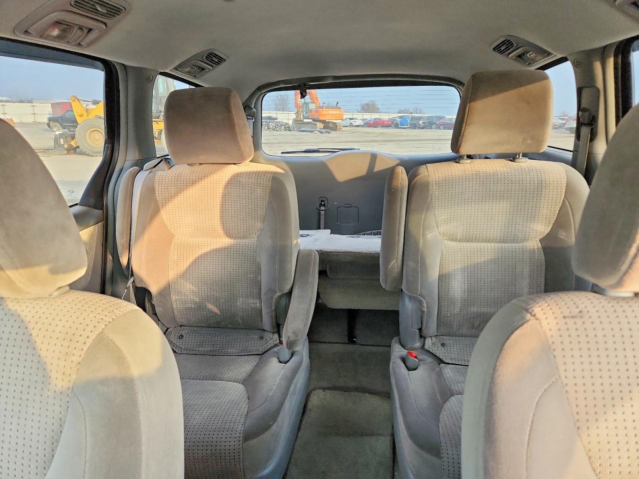Toyota Sienna Ce