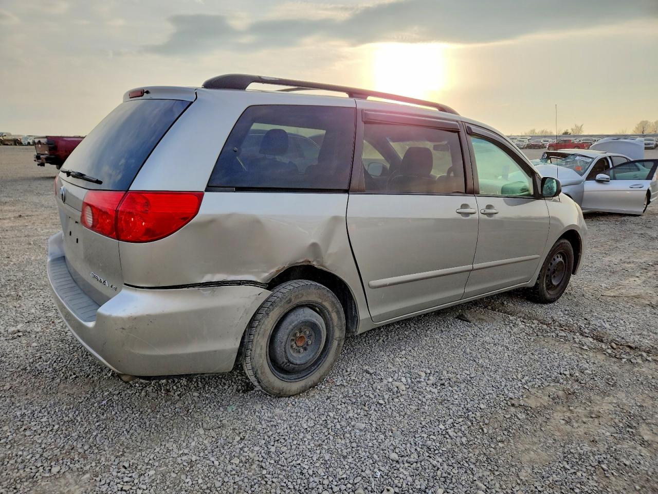 Toyota Sienna Ce