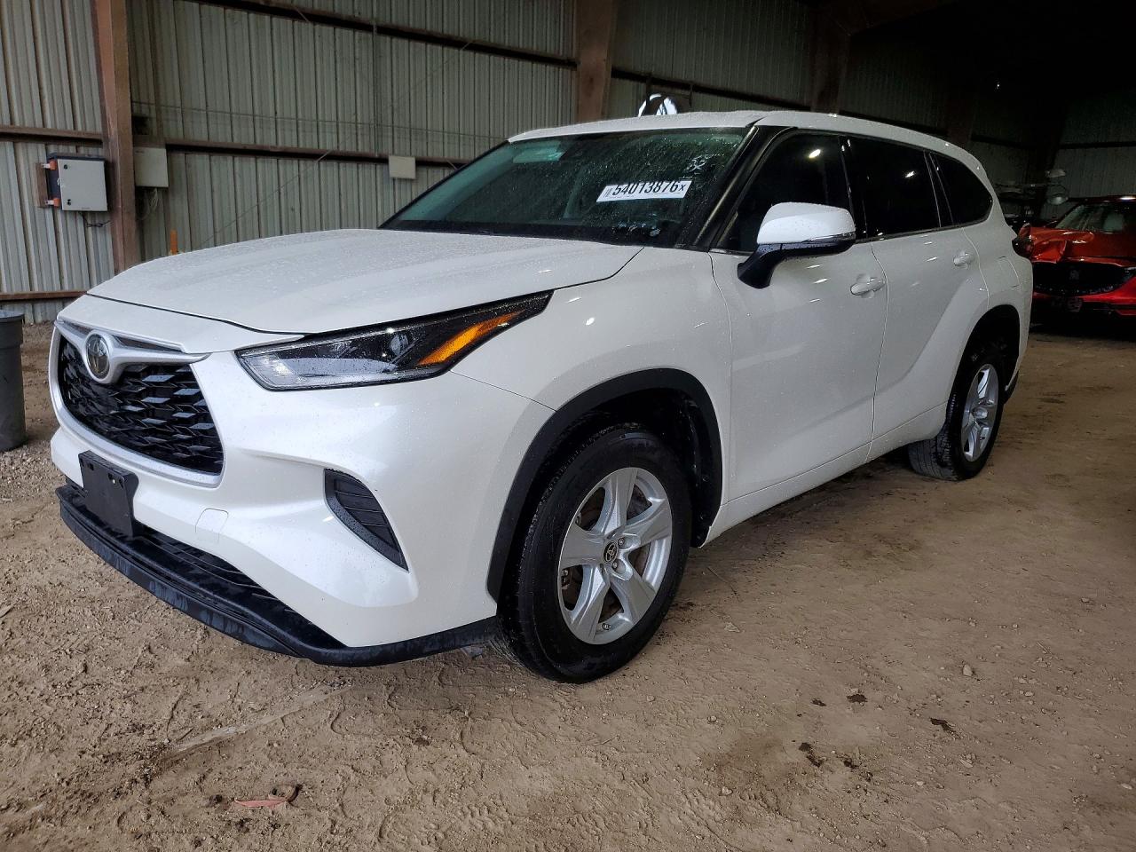 Salvage Toyota Highlander Image