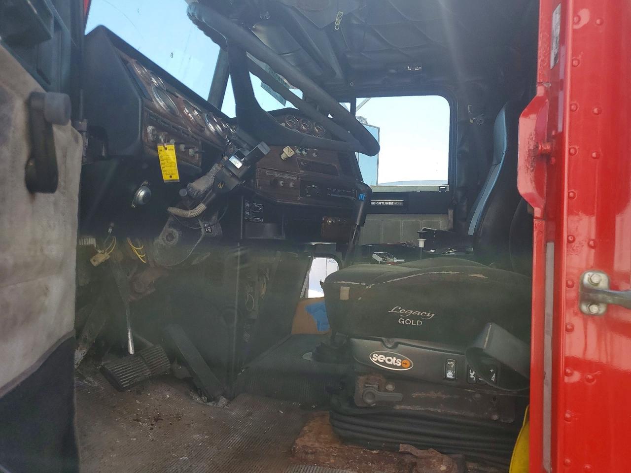 Freightliner Conventional Fld120
