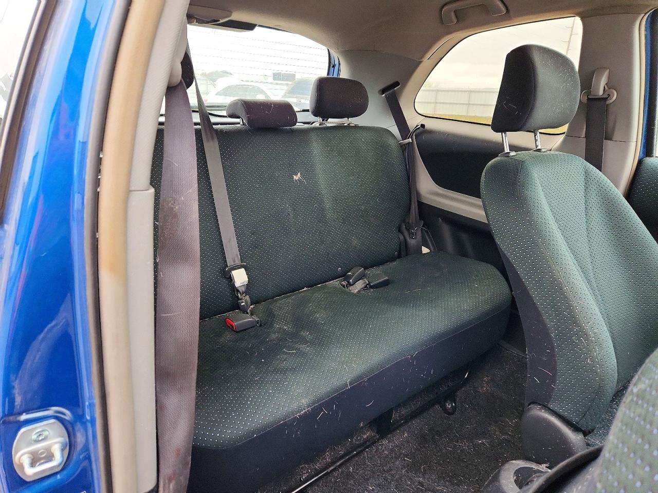 Toyota Yaris Base