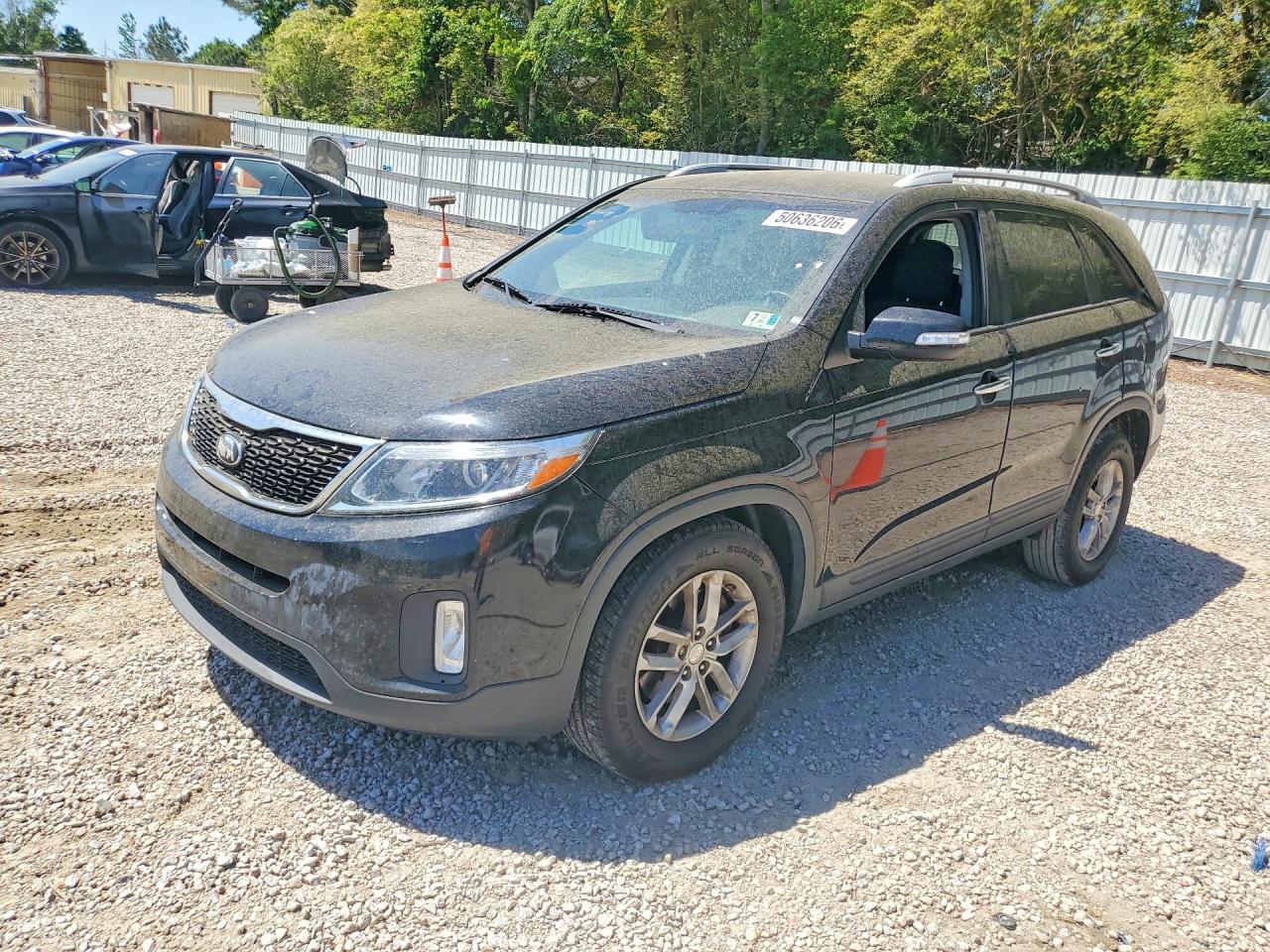 Salvage Kia Sorento Image