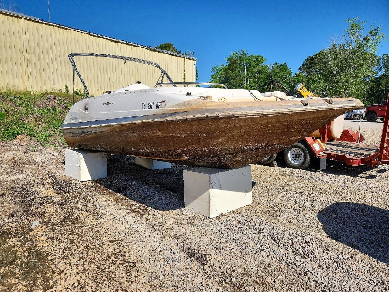 Salvage Hurricane Boats Fd 202 Image