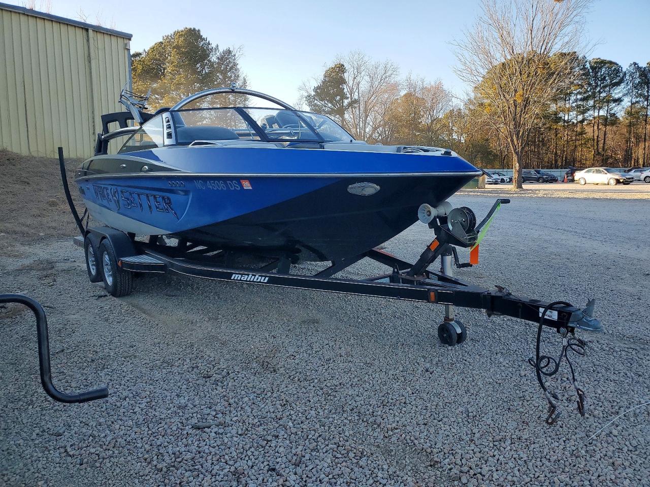 Salvage Malibu Boat Image
