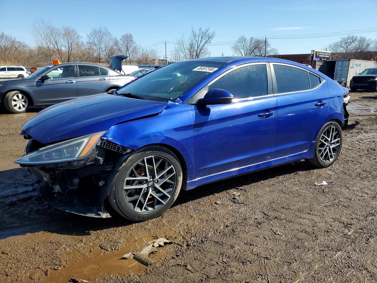 Salvage Hyundai ELANTRA Image