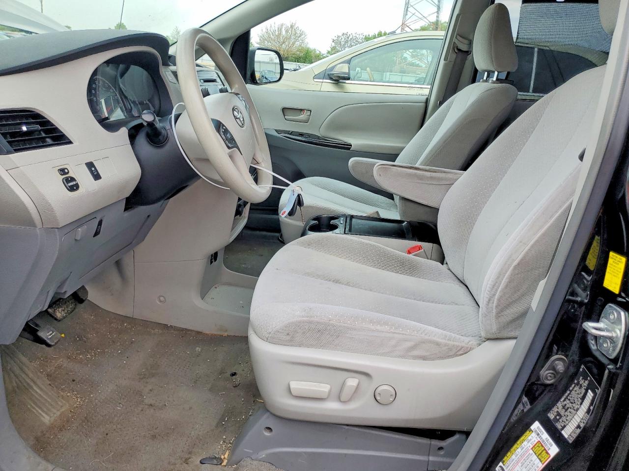 Toyota Sienna Le