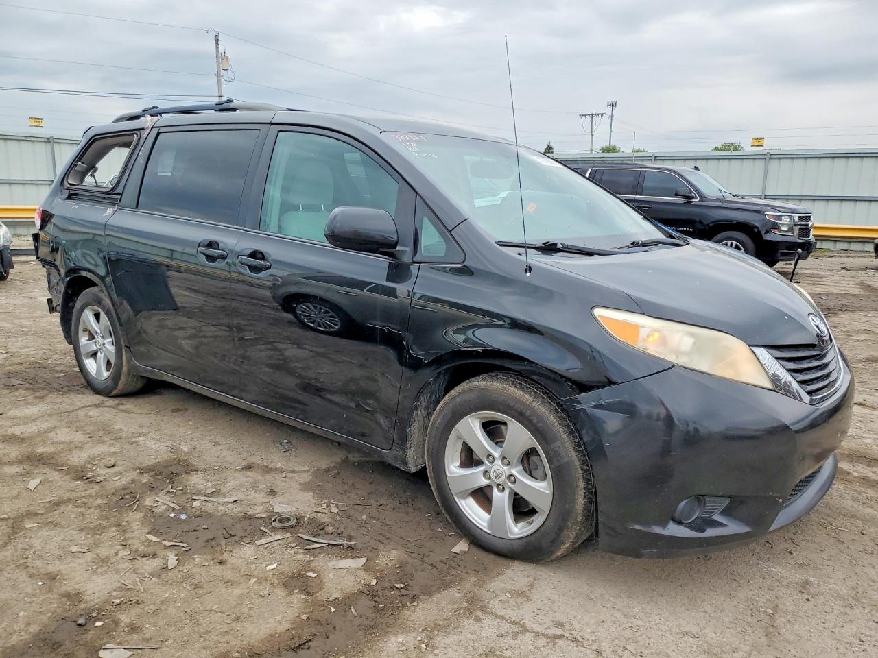 Toyota Sienna Le