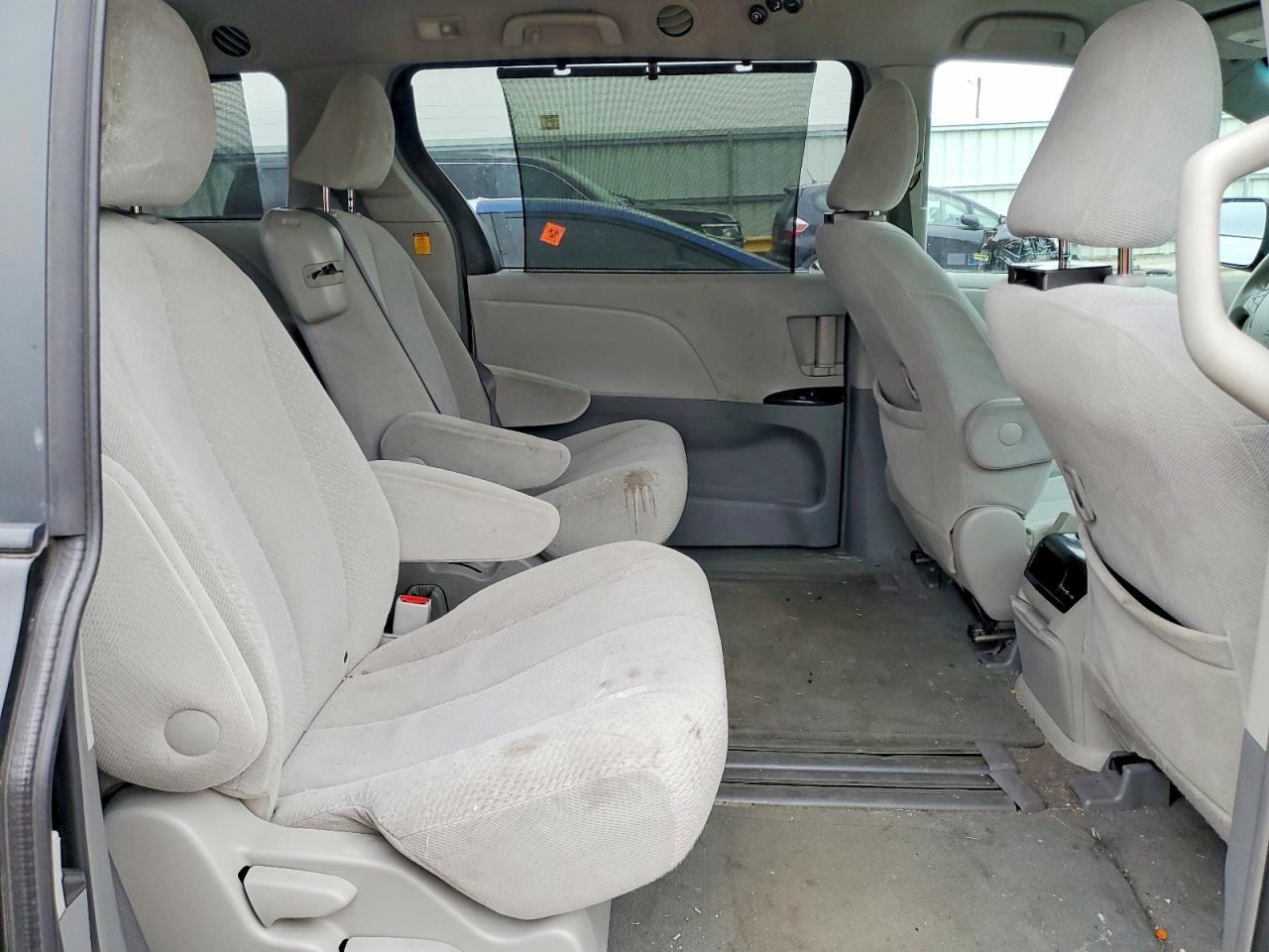 Toyota Sienna Le