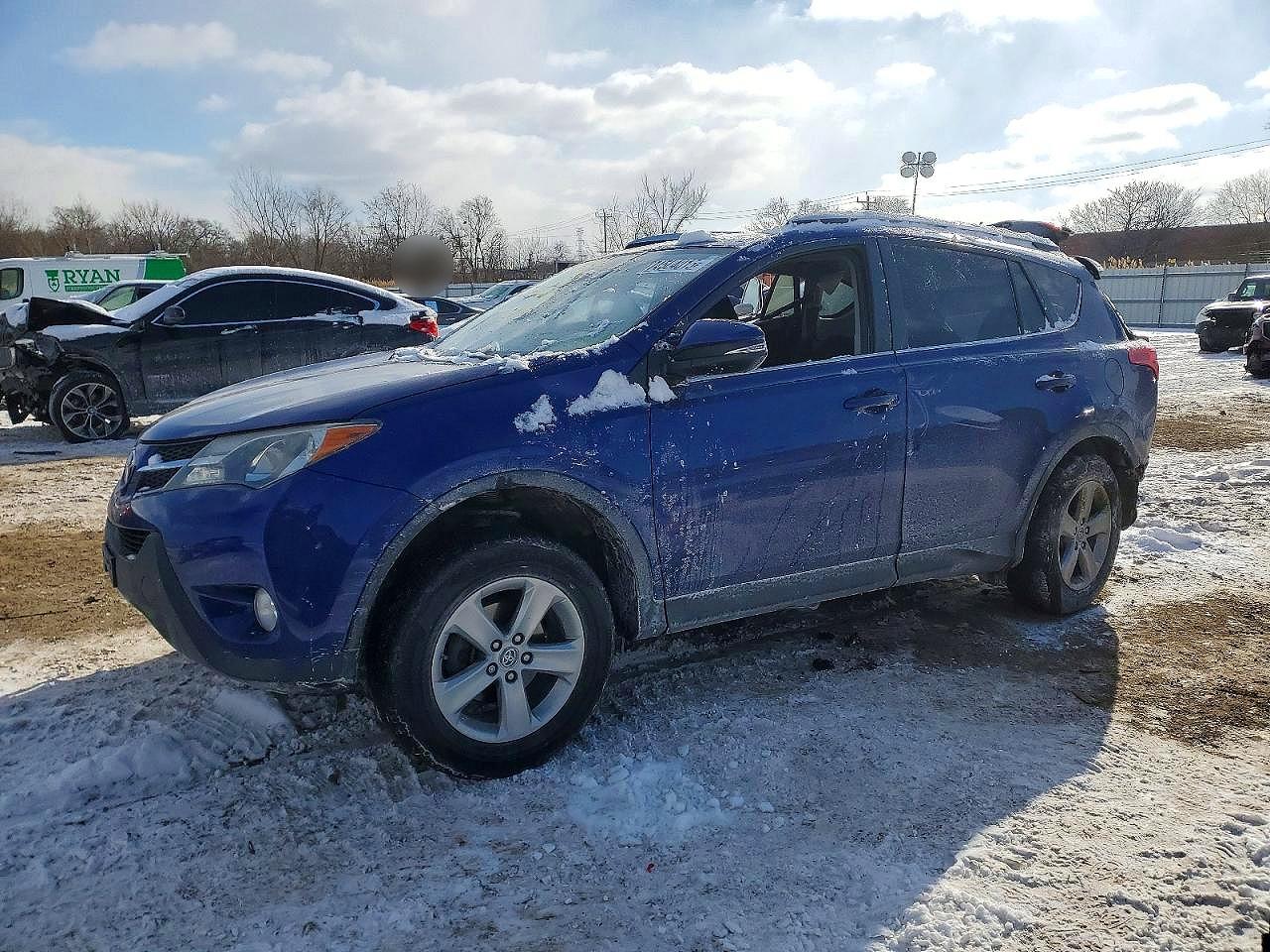 Salvage Toyota RAV4 Image
