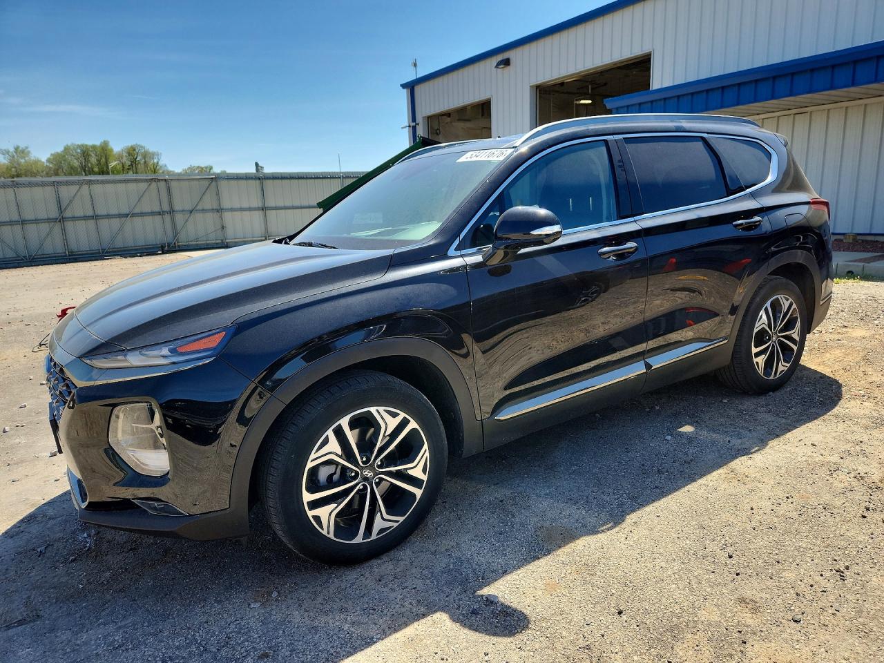 Salvage Hyundai SANTA FE Image