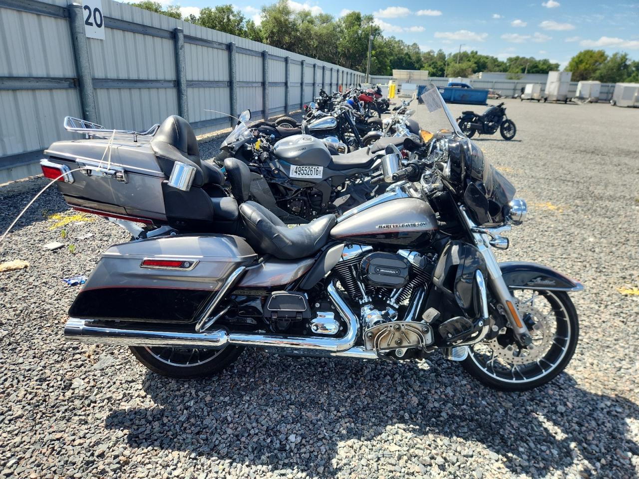 Salvage Harley-Davidson Fl Image
