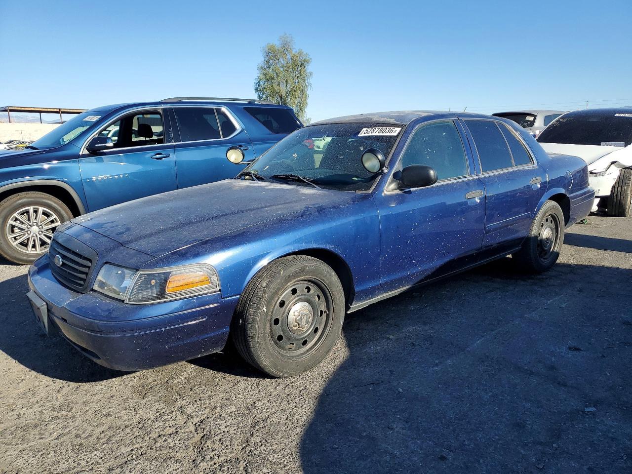 Salvage Ford Crown Vic Image