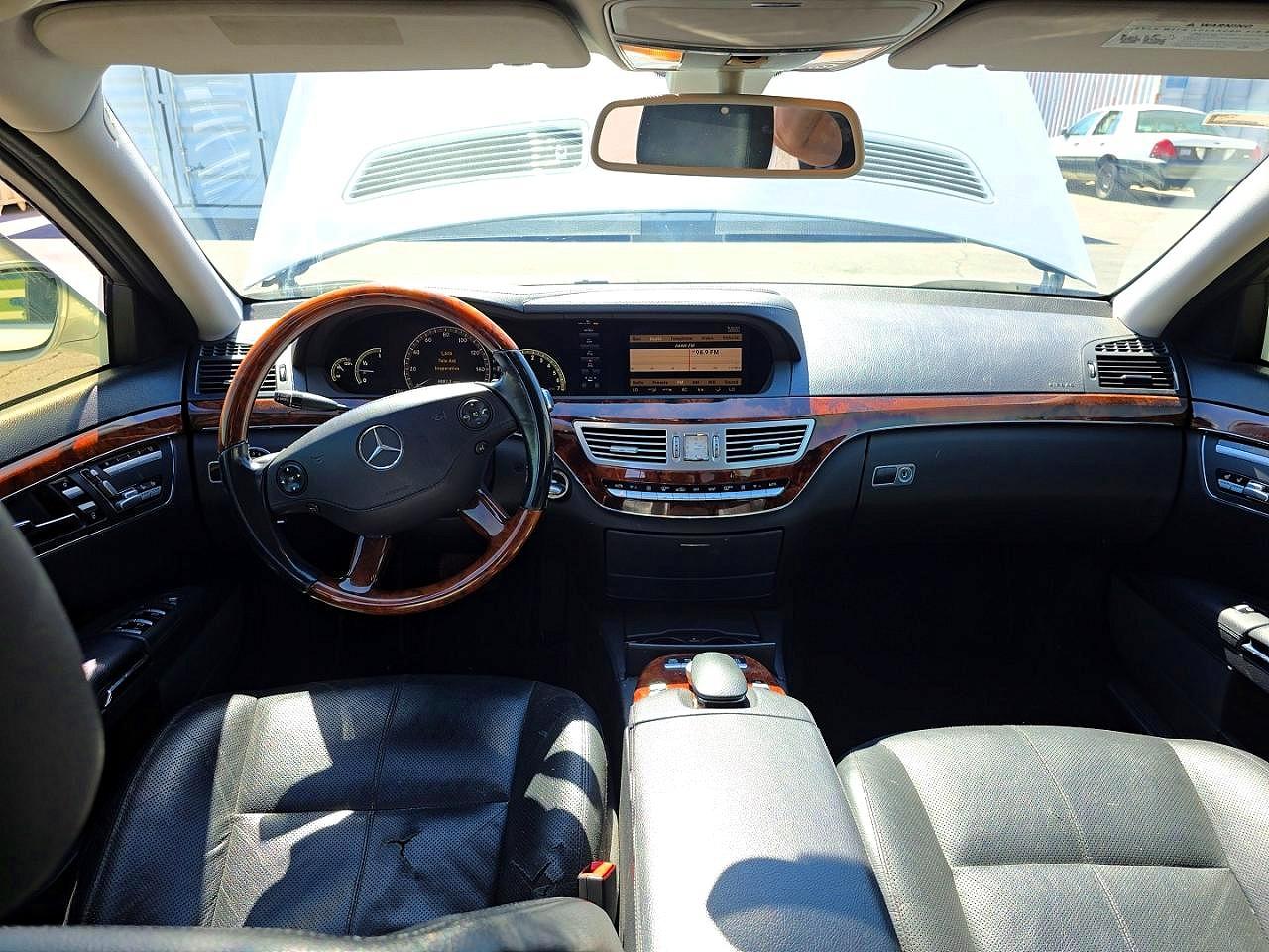 Mercedes-Benz S-Class 550