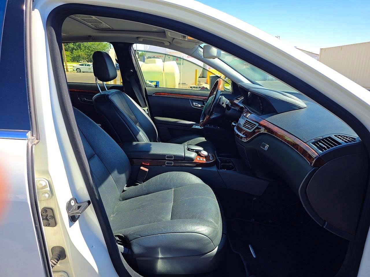 Mercedes-Benz S-Class 550